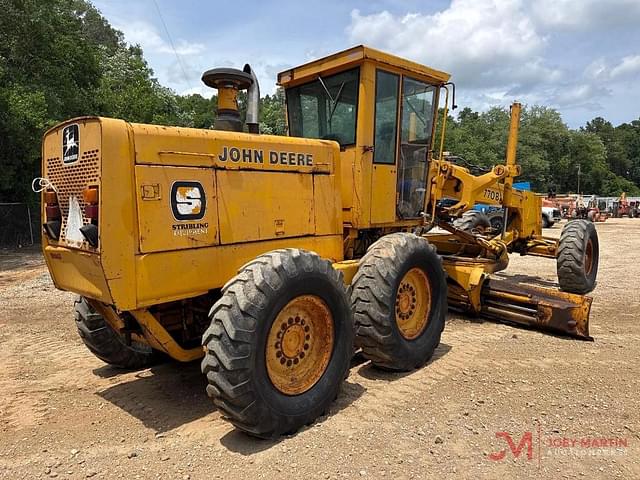 Image of John Deere 770B equipment image 2