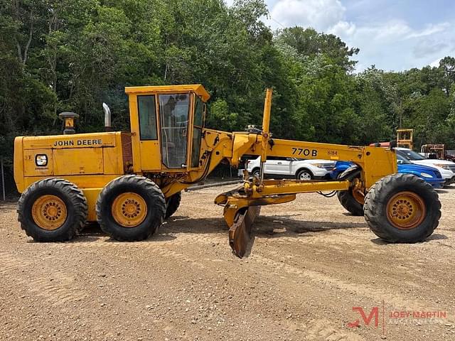 Image of John Deere 770B equipment image 1