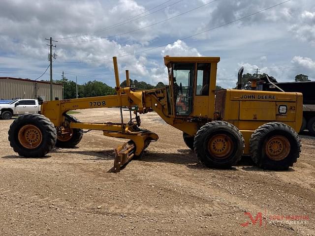 Image of John Deere 770B equipment image 4