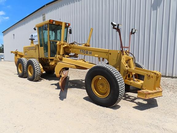 Image of John Deere 770BH equipment image 1