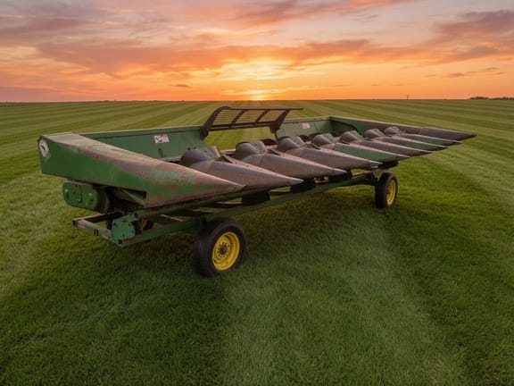 1990 John Deere 843 Equipment Image0