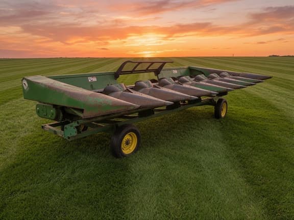 Image of John Deere 843 Primary image