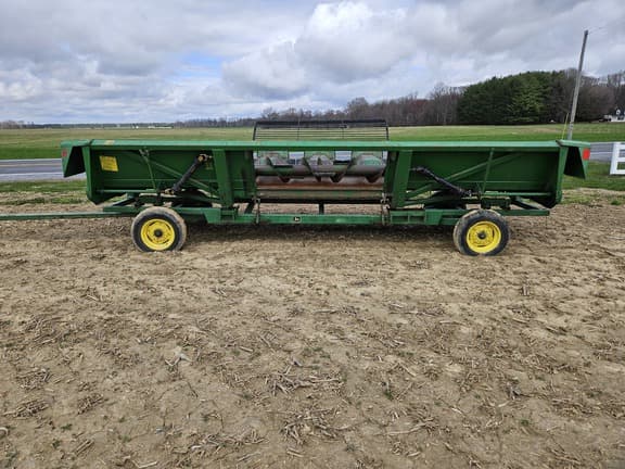 Image of John Deere 843 equipment image 4