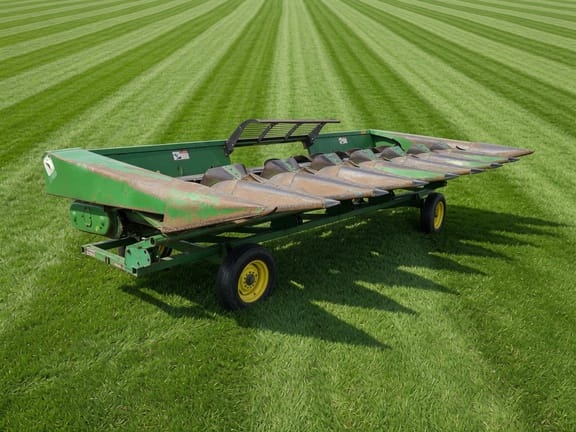 1990 John Deere 843 Equipment Image0