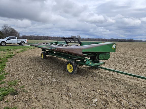 Image of John Deere 843 equipment image 2