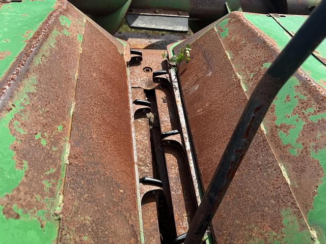 Image of John Deere 843 equipment image 2