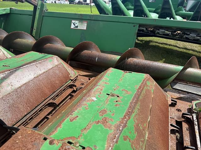 Image of John Deere 843 equipment image 4