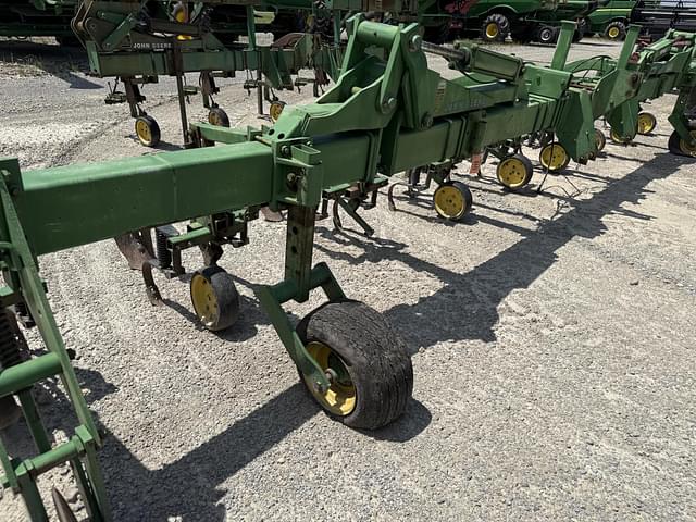 Image of John Deere 845 equipment image 1