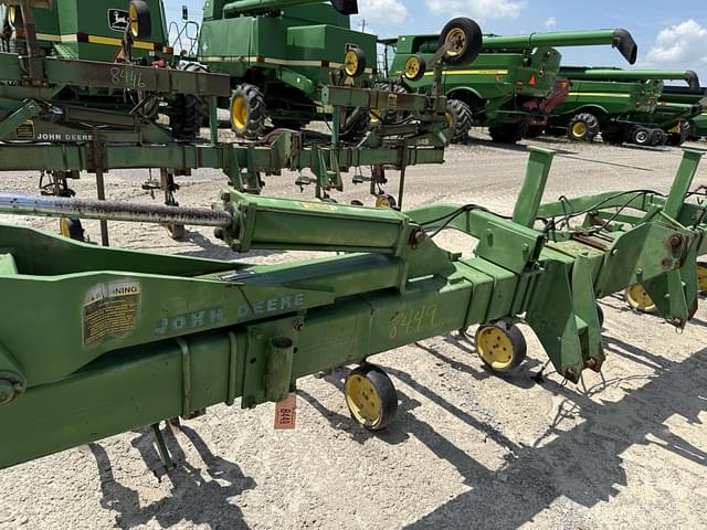 Image of John Deere 845 equipment image 2