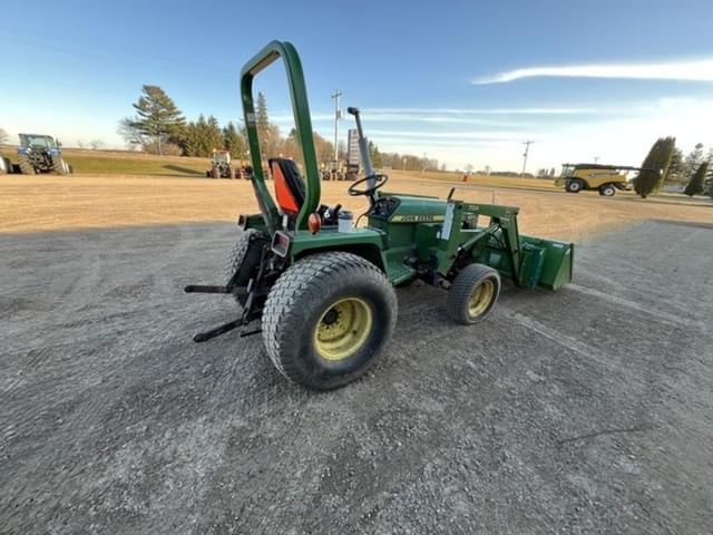 Image of John Deere 855 equipment image 2