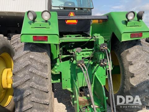 Image of John Deere 8560 equipment image 2