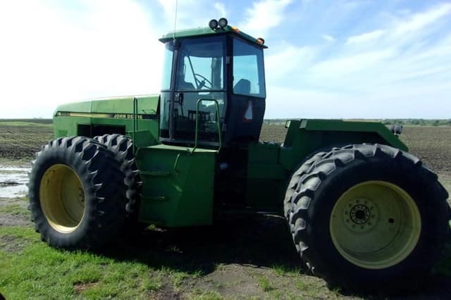 Image of John Deere 8560 equipment image 2