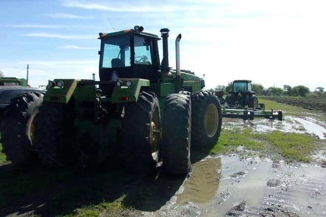 Image of John Deere 8560 equipment image 4