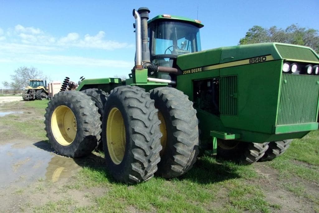 Image of John Deere 8560 Primary image