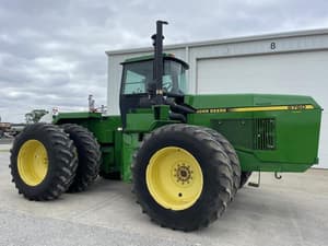 1990 John Deere 8760 Image