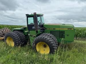 1990 John Deere 8760 Image