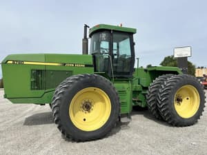 1990 John Deere 8760 Image