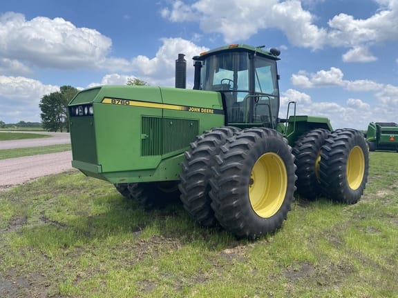1990 John Deere 8760 Image