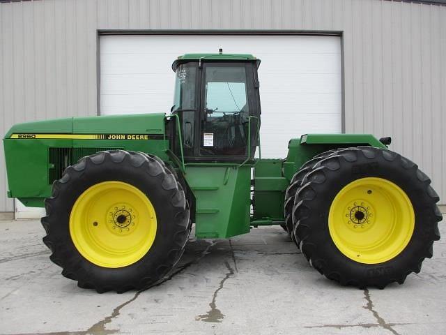 Image of John Deere 8960 equipment image 1