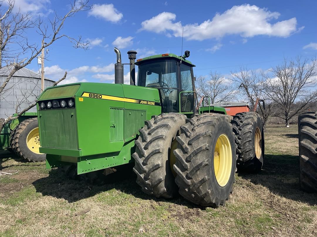 Image of John Deere 8960 Primary image