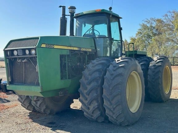 Main image John Deere 8960