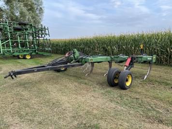 Main image John Deere 915