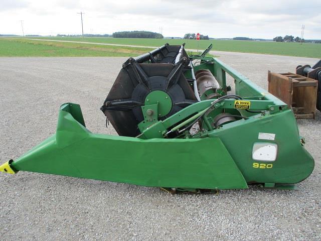 Image of John Deere 920F equipment image 4