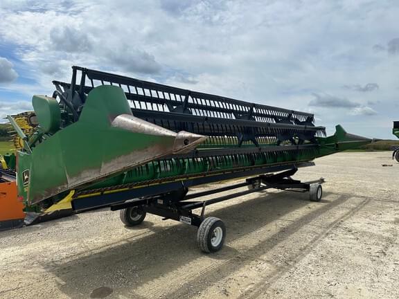 Image of John Deere 925 equipment image 1