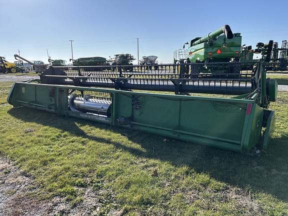 Image of John Deere 925 equipment image 1