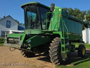 1990 John Deere 9500 Image