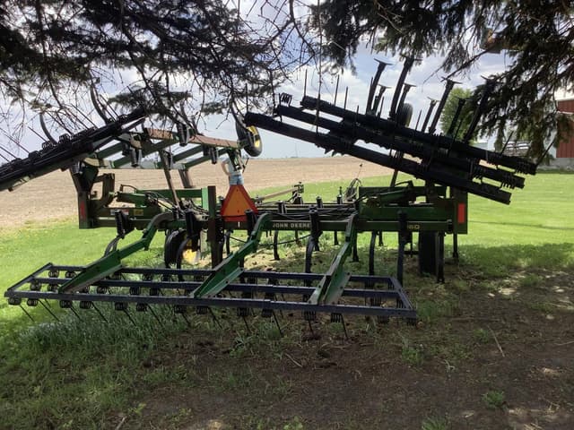 Image of John Deere 960 equipment image 3