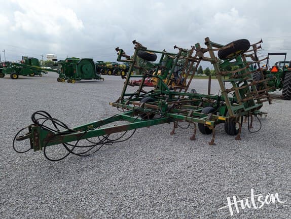 Image of John Deere 960 equipment image 1