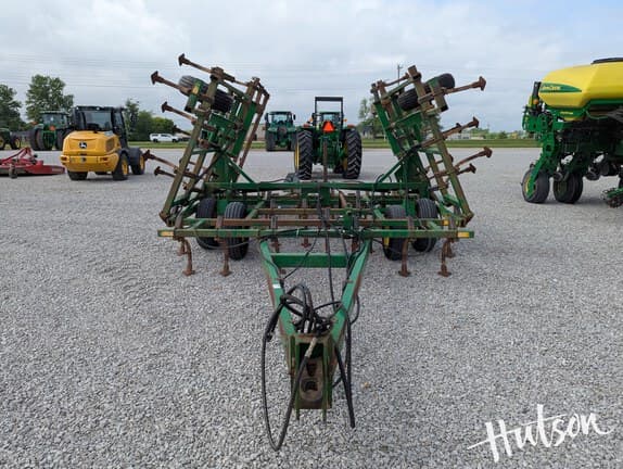 Image of John Deere 960 equipment image 2