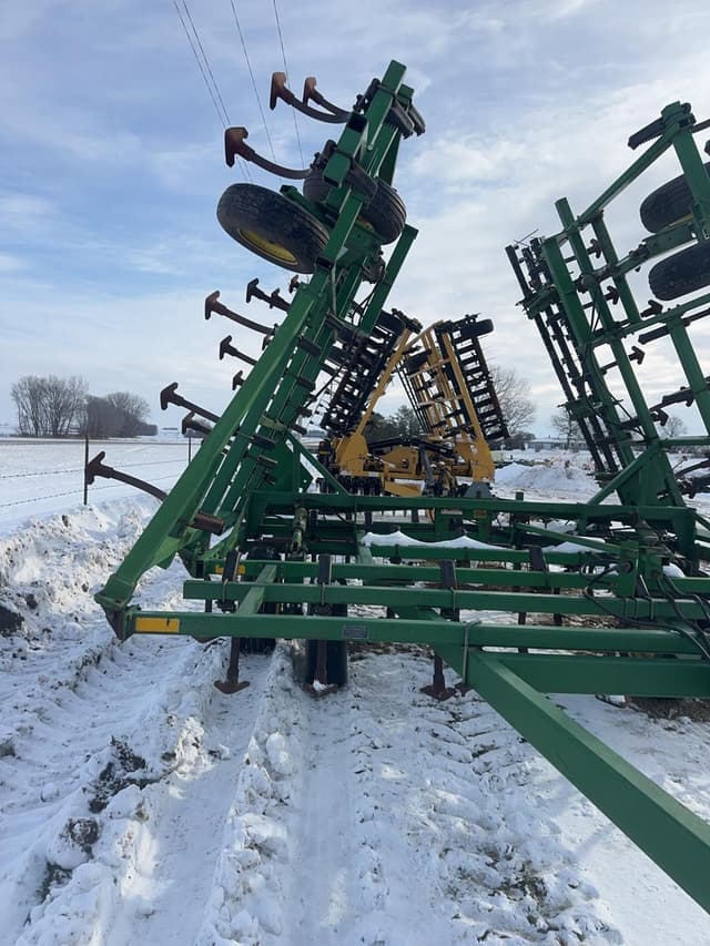 Image of John Deere 960 equipment image 3