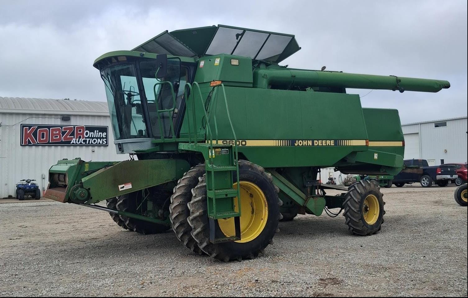 1990 John Deere 9600 Equipment Image0