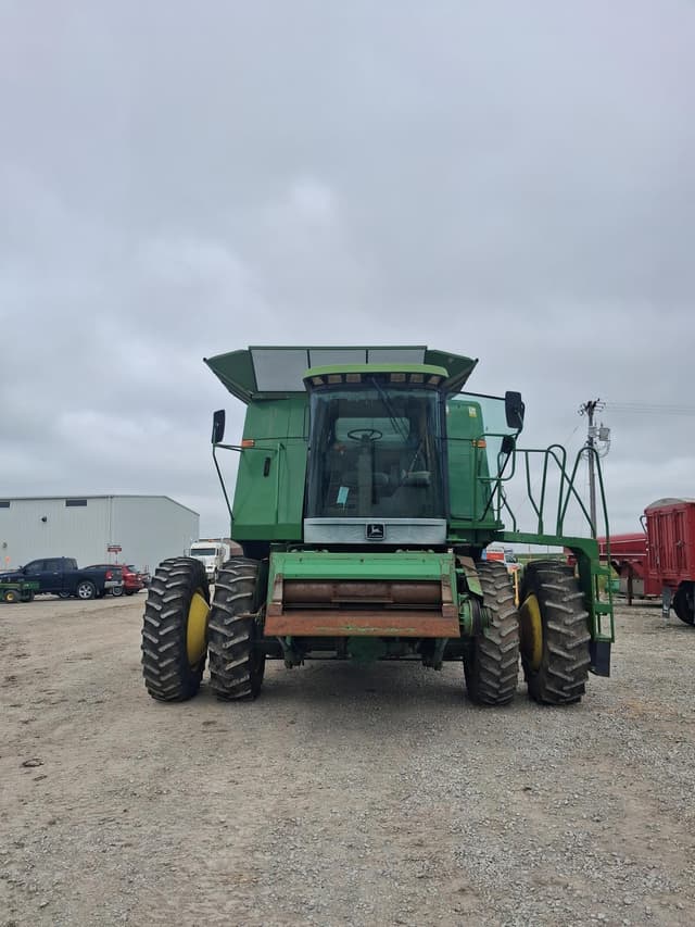 Image of John Deere 9600 equipment image 4