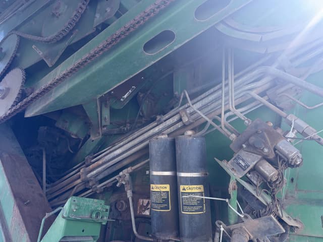 Image of John Deere 9600 equipment image 4