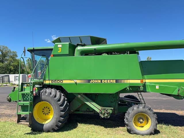 Image of John Deere 9600 equipment image 1