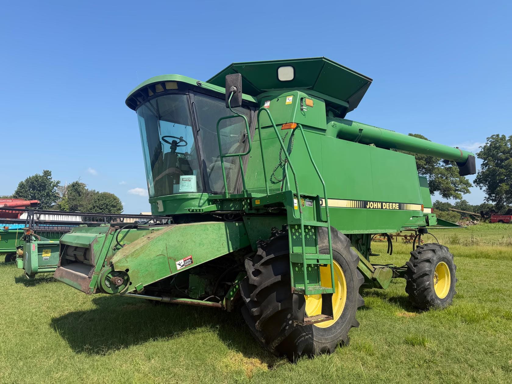 1990 John Deere 9600 Equipment Image0