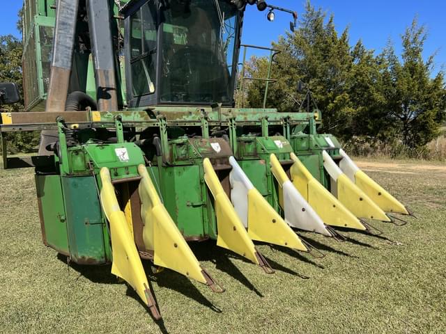Image of John Deere 9960 equipment image 4