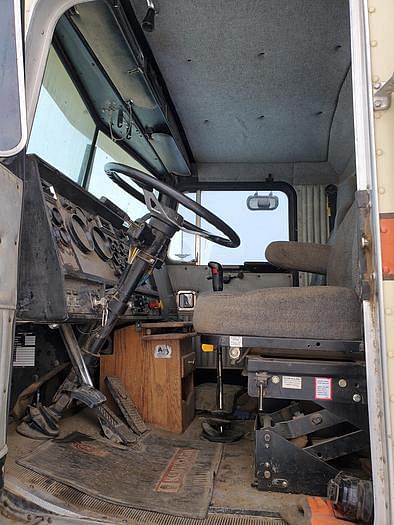 Main image Kenworth W900 8