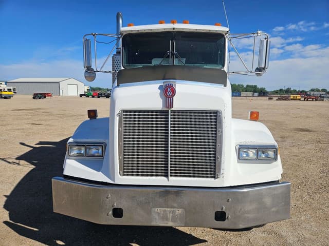 Image of Kenworth T4 equipment image 2