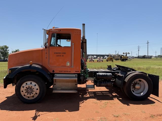 Image of Kenworth T400 equipment image 1