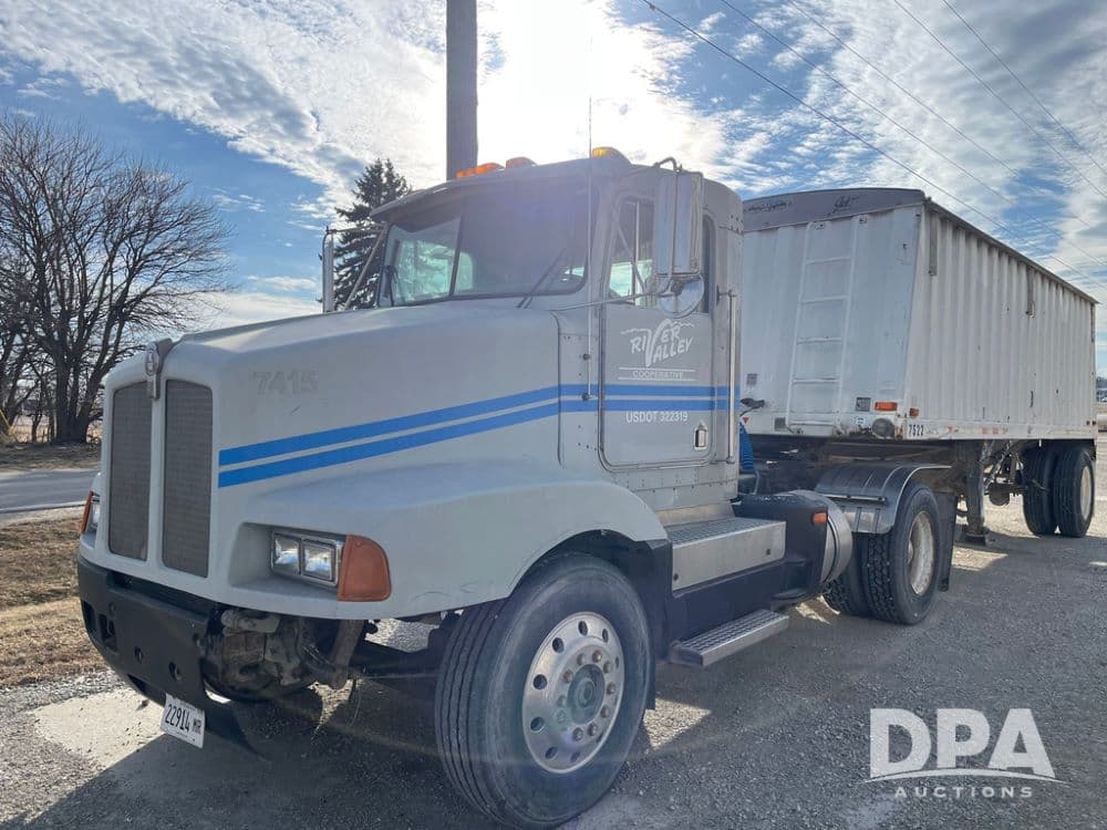 Image of Kenworth T400 Primary image