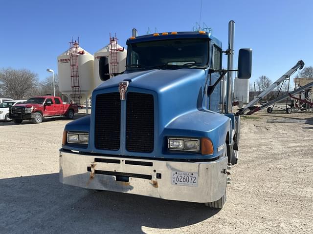Image of Kenworth T600 equipment image 3