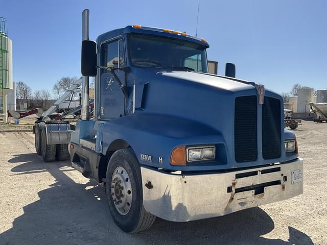 Image of Kenworth T600 equipment image 4