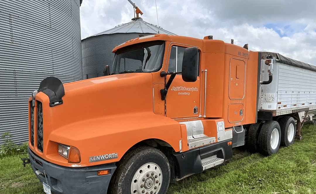 Image of Kenworth T600 Primary image