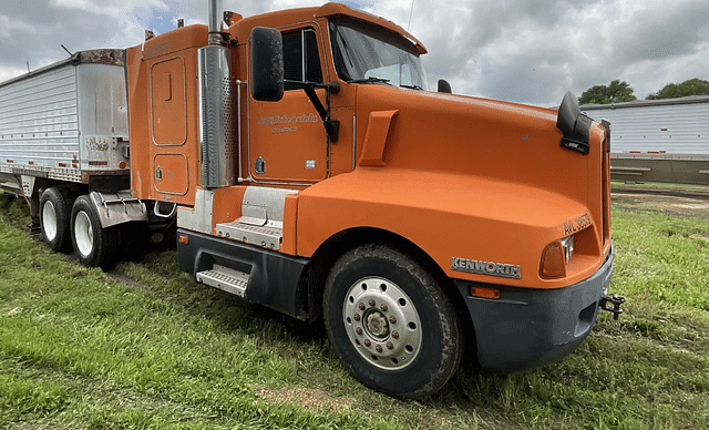 Image of Kenworth T600 equipment image 1