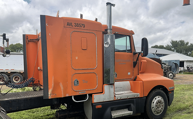 Image of Kenworth T600 equipment image 3