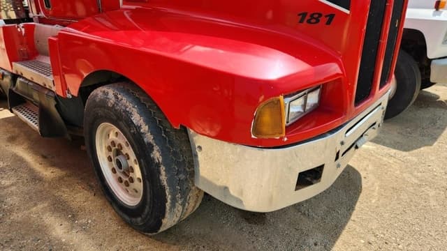 Image of Kenworth T600 equipment image 4